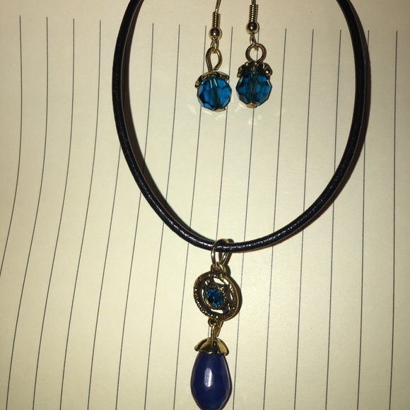 🆕Gorgeous blue pendant w earrings NWT - Picture 3 of 8